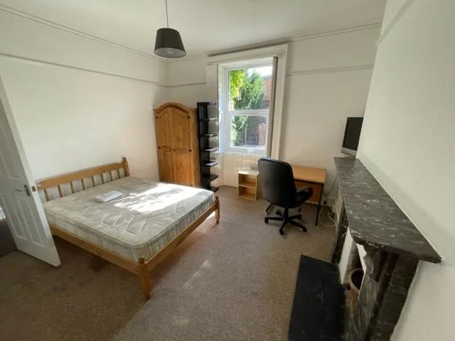 6 bedroom terraced house for rent