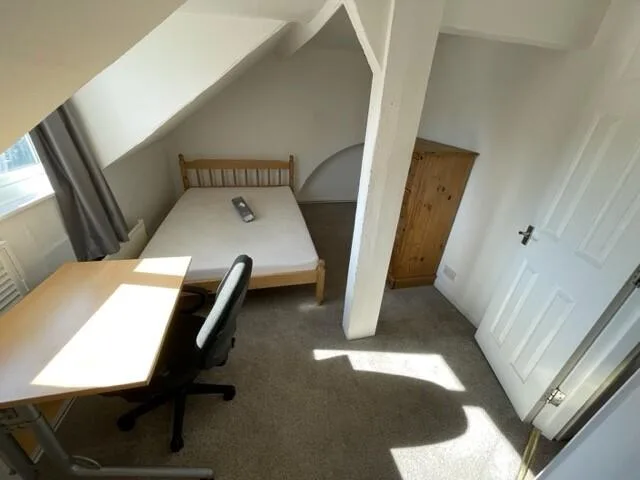 6 bedroom terraced house for rent