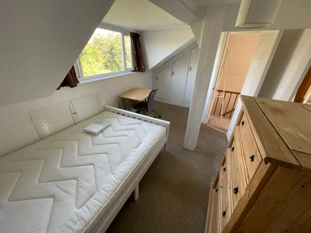 6 bedroom terraced house for rent