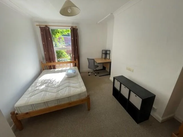6 bedroom terraced house for rent