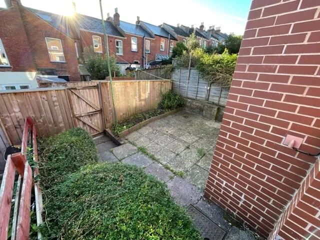 5 bedroom terraced house for rent