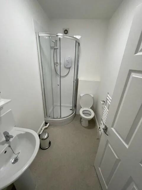 5 bedroom terraced house for rent