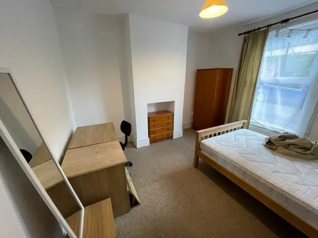 5 bedroom terraced house for rent
