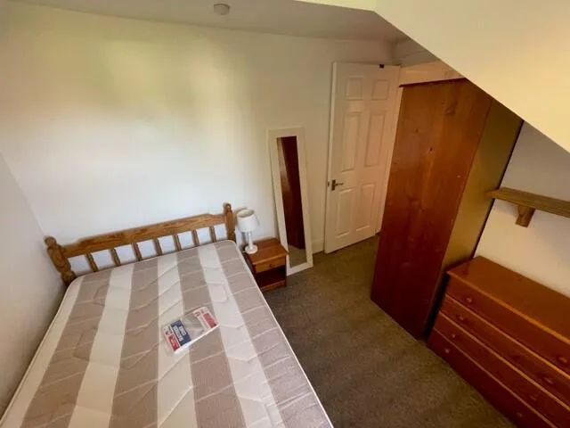 5 bedroom terraced house for rent