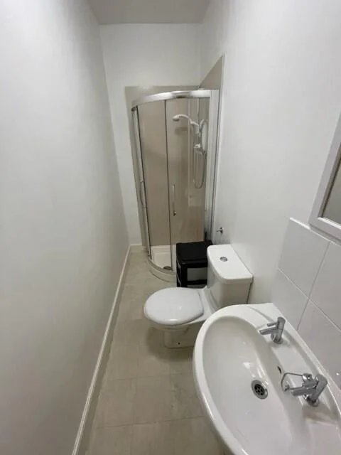 5 bedroom terraced house for rent