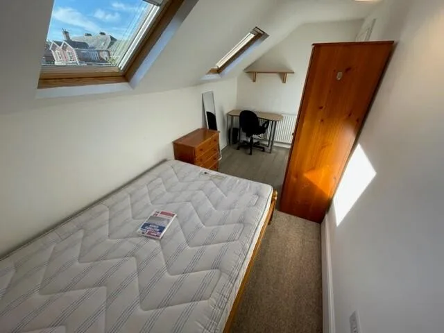 5 bedroom terraced house for rent
