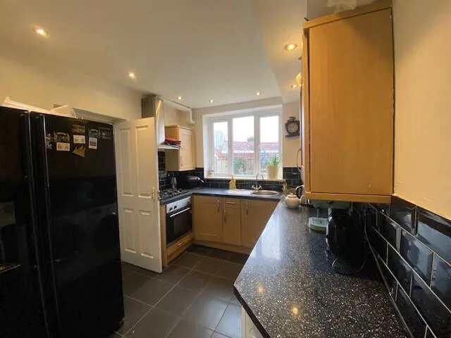 6 bedroom house for rent