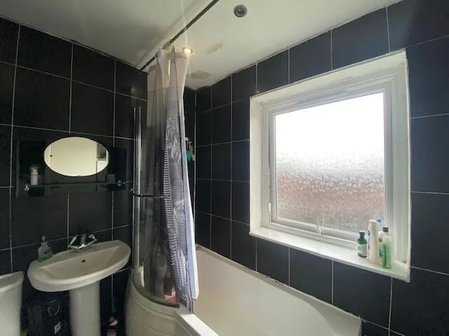6 bedroom house for rent