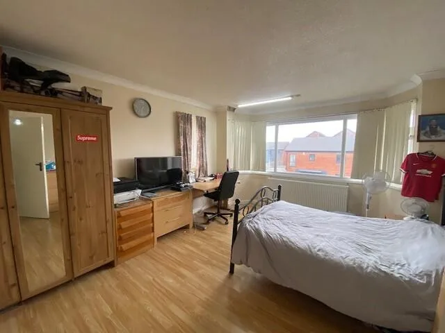 6 bedroom house for rent