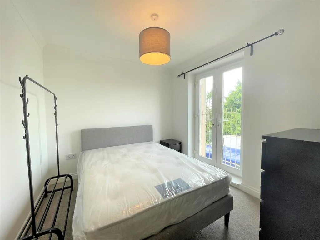 4 bedroom end of terrace house for rent