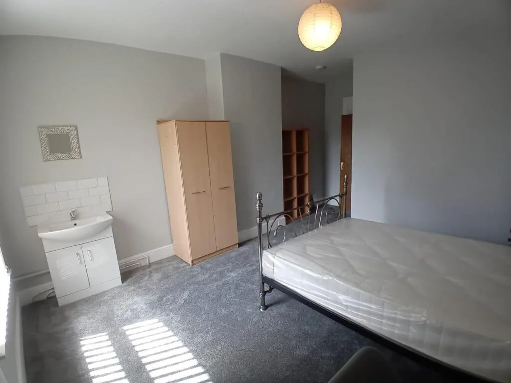 1 bedroom house of multiple occupation for rent