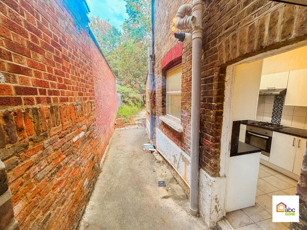 4 bedroom terraced house for rent