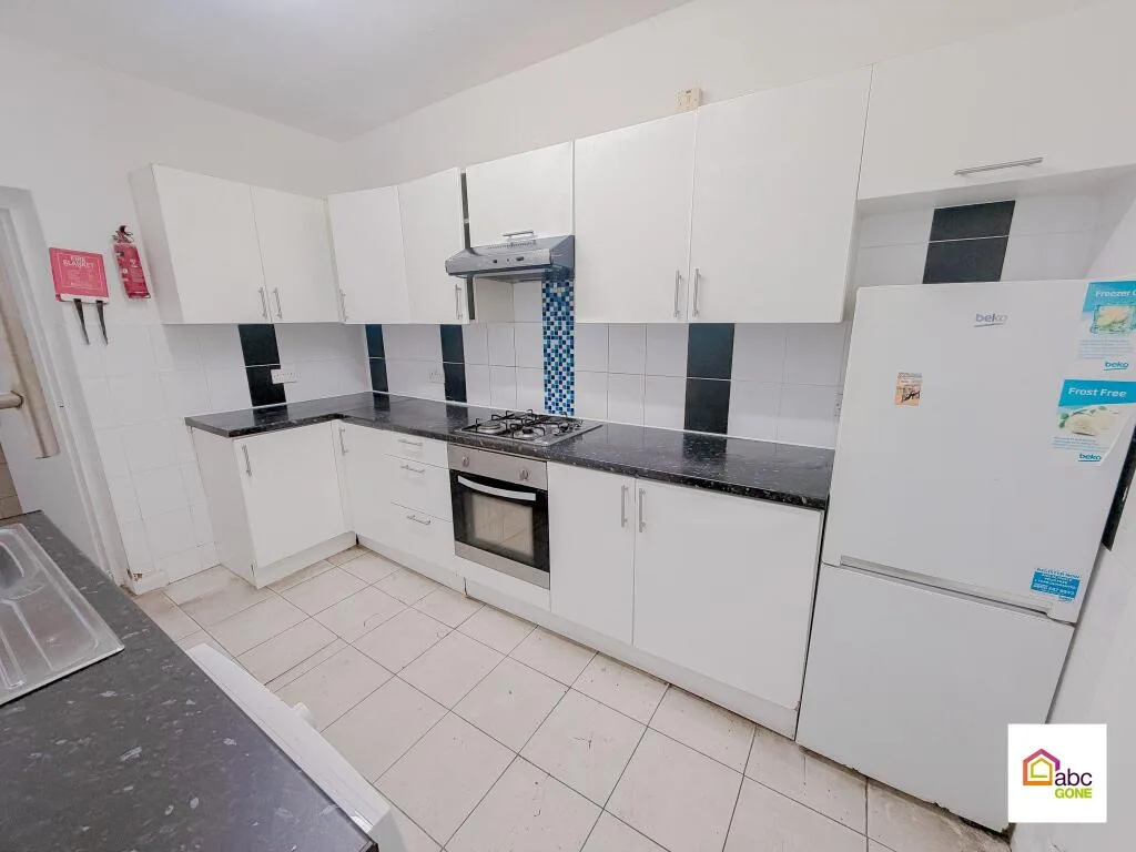 4 bedroom terraced house for rent