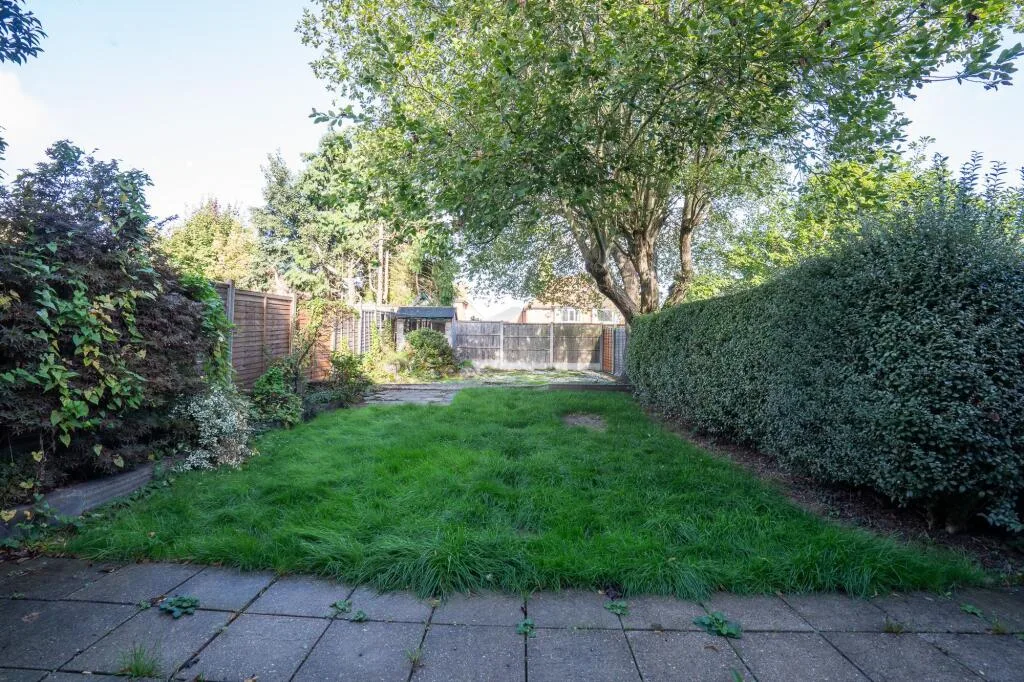 3 bedroom semi-detached house for rent