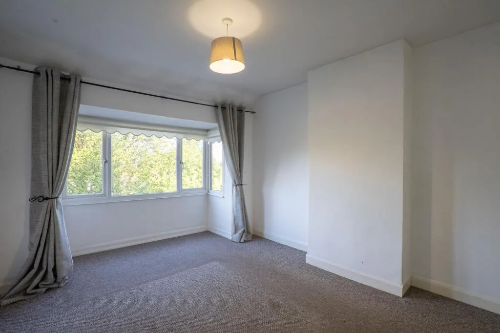 3 bedroom semi-detached house for rent