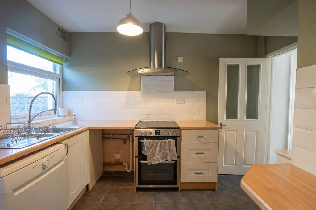 3 bedroom semi-detached house for rent