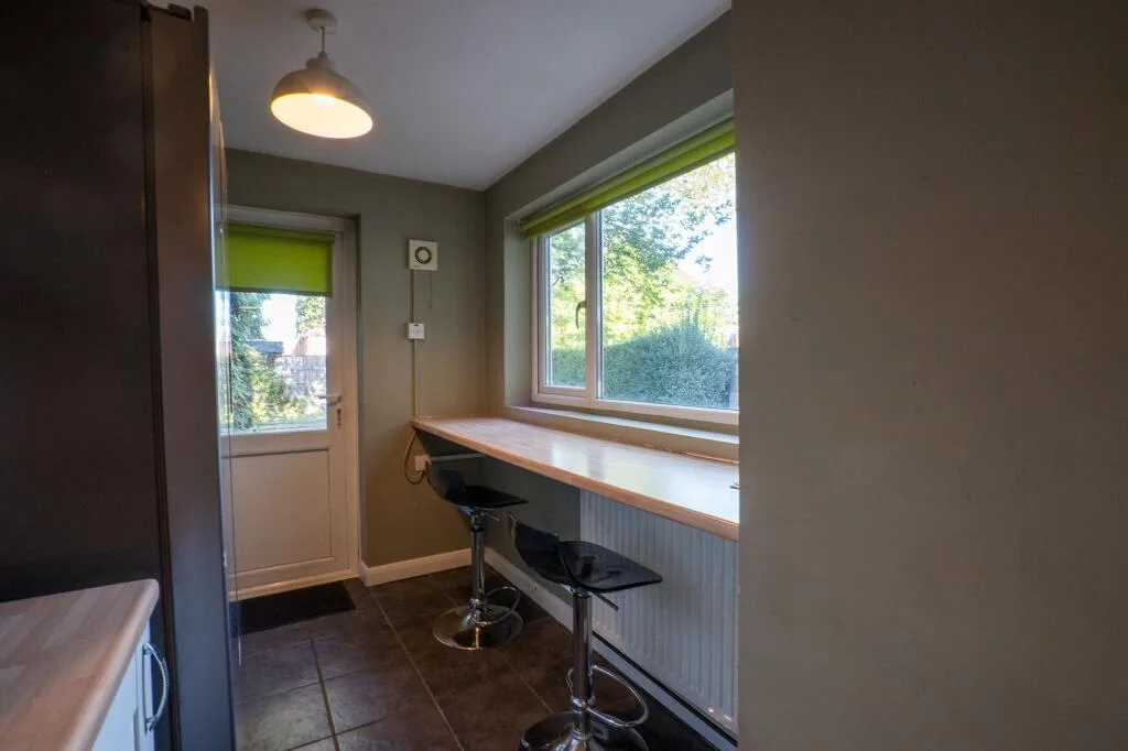 3 bedroom semi-detached house for rent