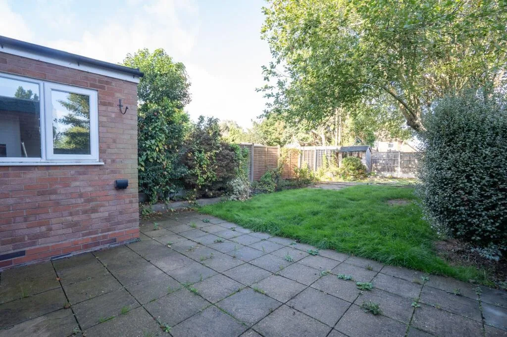 3 bedroom semi-detached house for rent