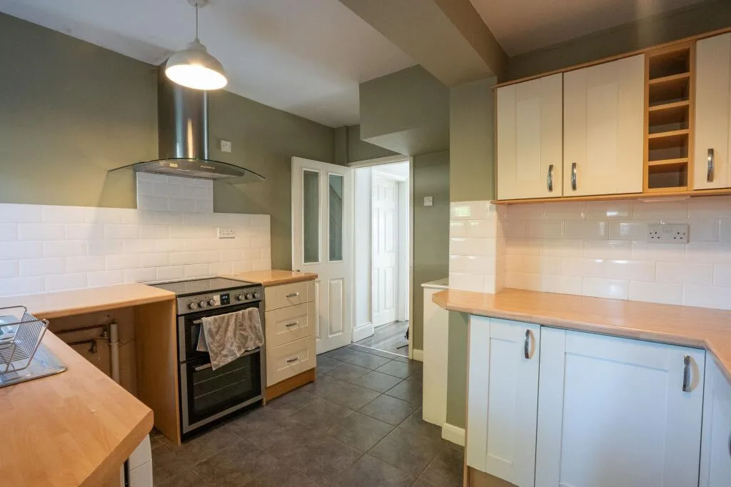 3 bedroom semi-detached house for rent