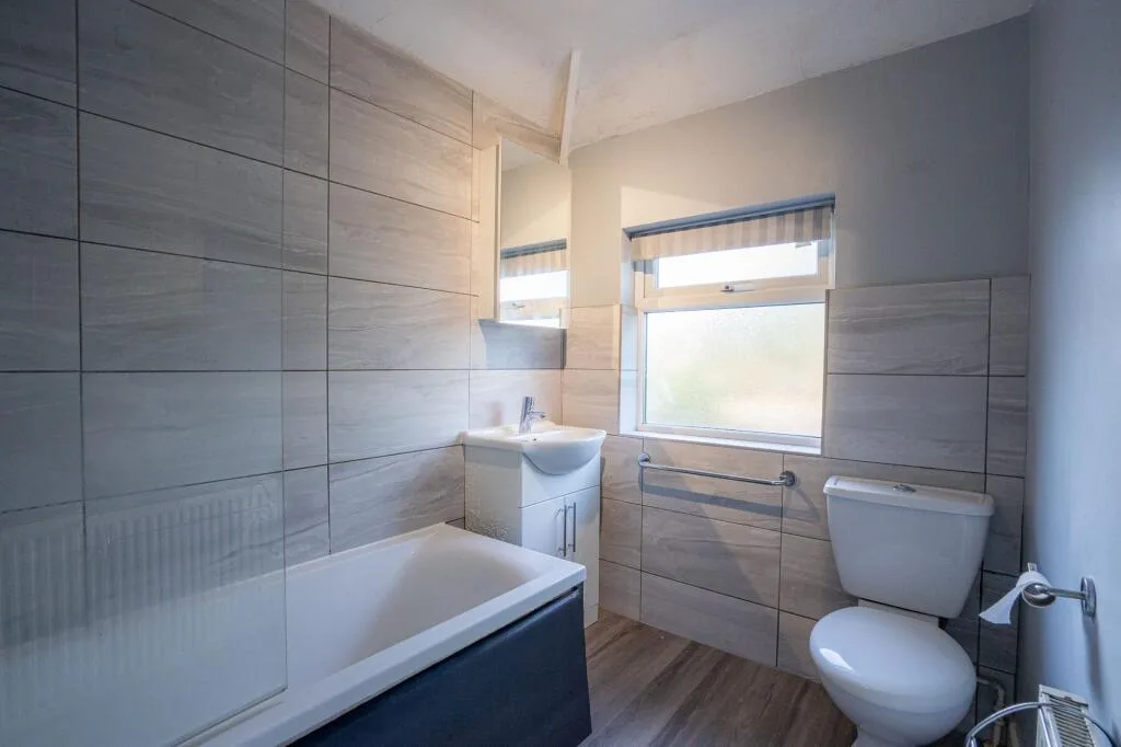 3 bedroom semi-detached house for rent