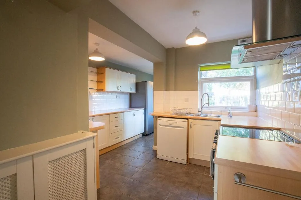 3 bedroom semi-detached house for rent