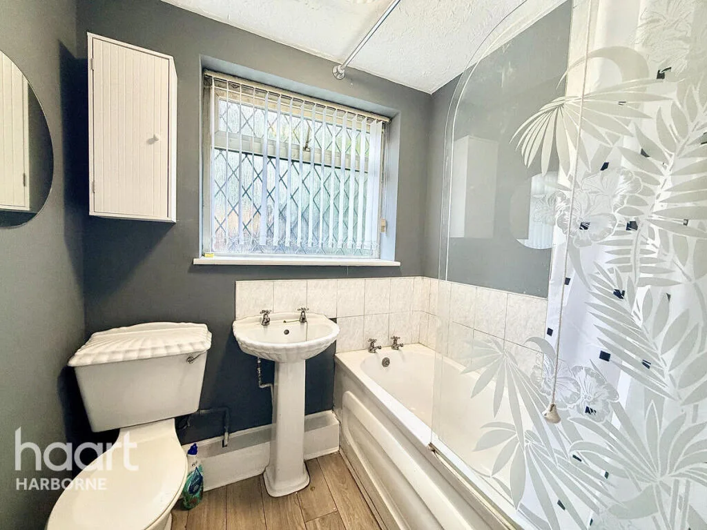 2 bedroom maisonette for rent
