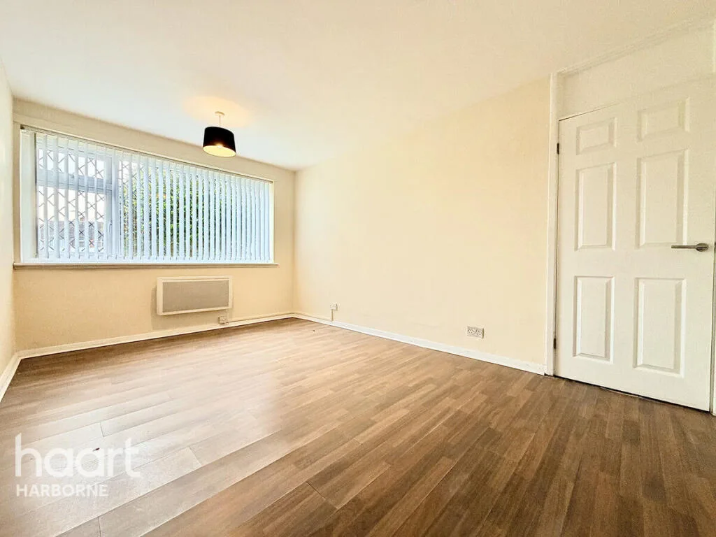 2 bedroom maisonette for rent