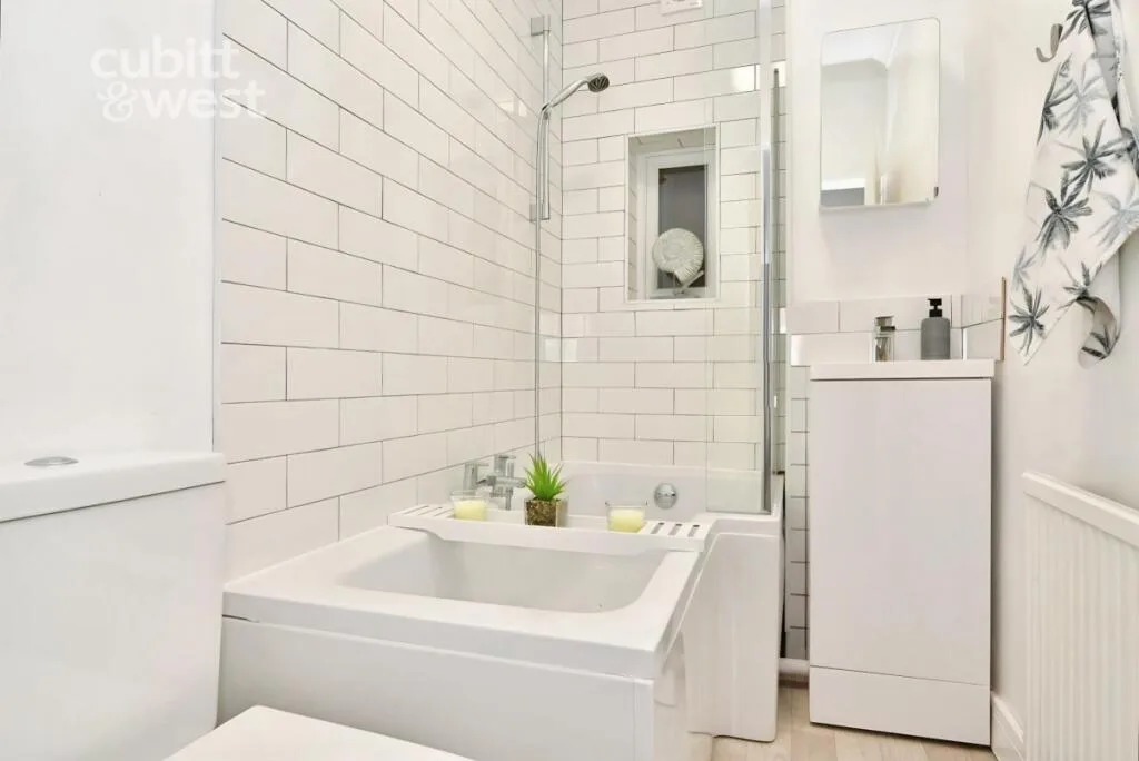 2 bedroom maisonette for rent