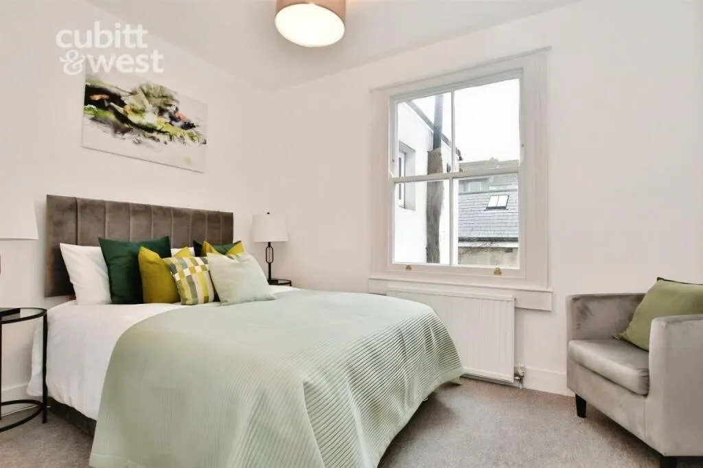 2 bedroom maisonette for rent