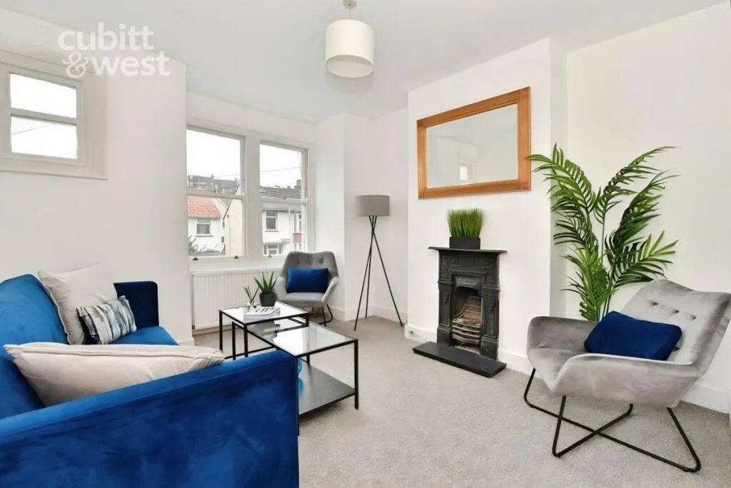 2 bedroom maisonette for rent