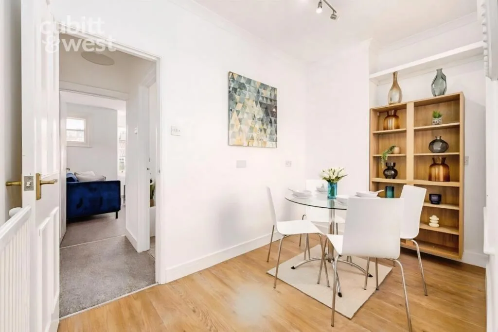 2 bedroom maisonette for rent