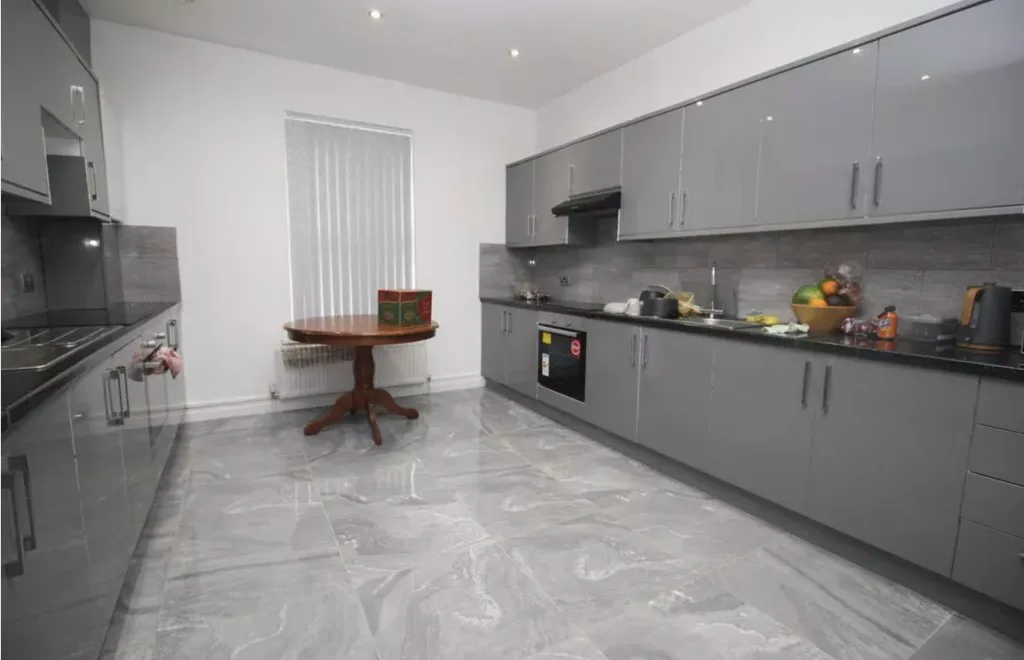 8 bedroom terraced house for rent