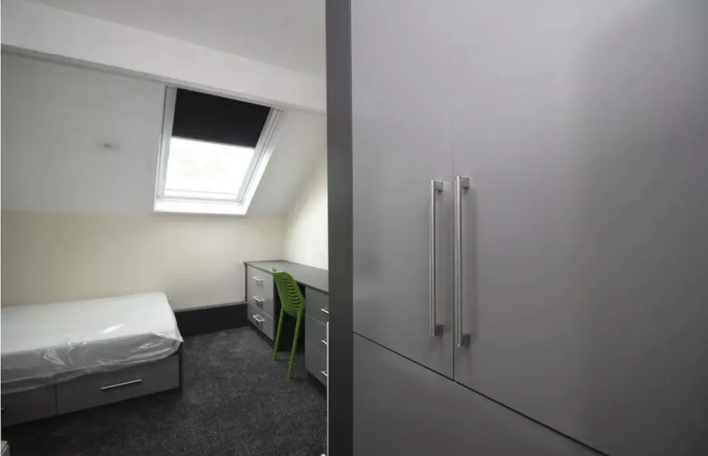 8 bedroom terraced house for rent
