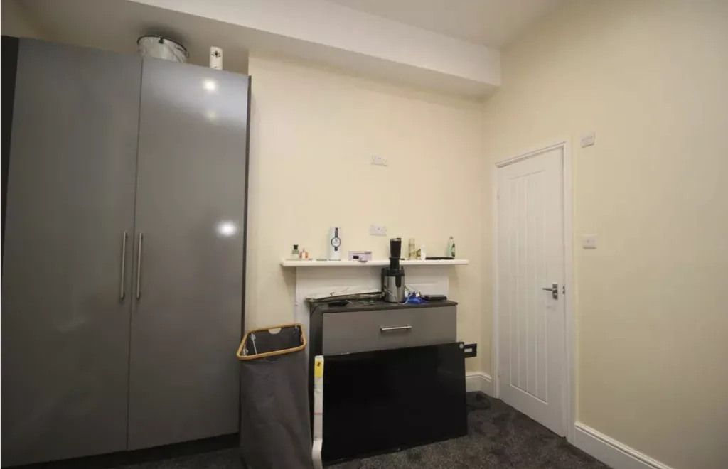 8 bedroom terraced house for rent