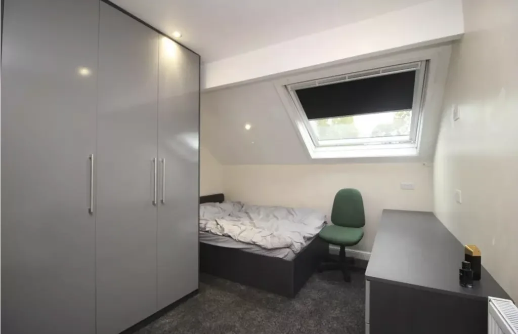 8 bedroom terraced house for rent