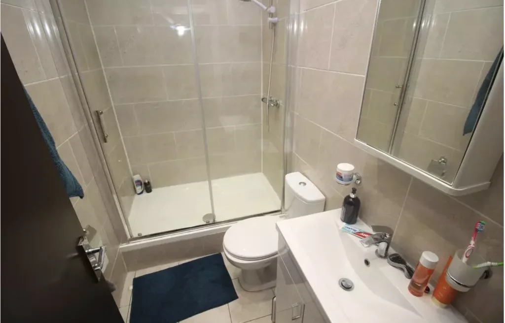 8 bedroom terraced house for rent