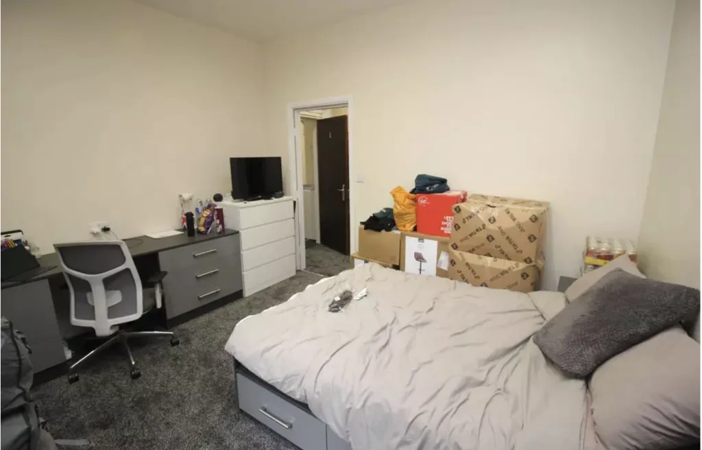8 bedroom terraced house for rent
