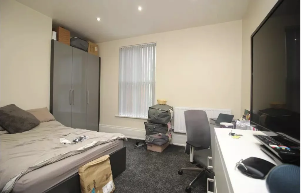 8 bedroom terraced house for rent