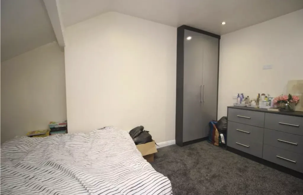 8 bedroom terraced house for rent