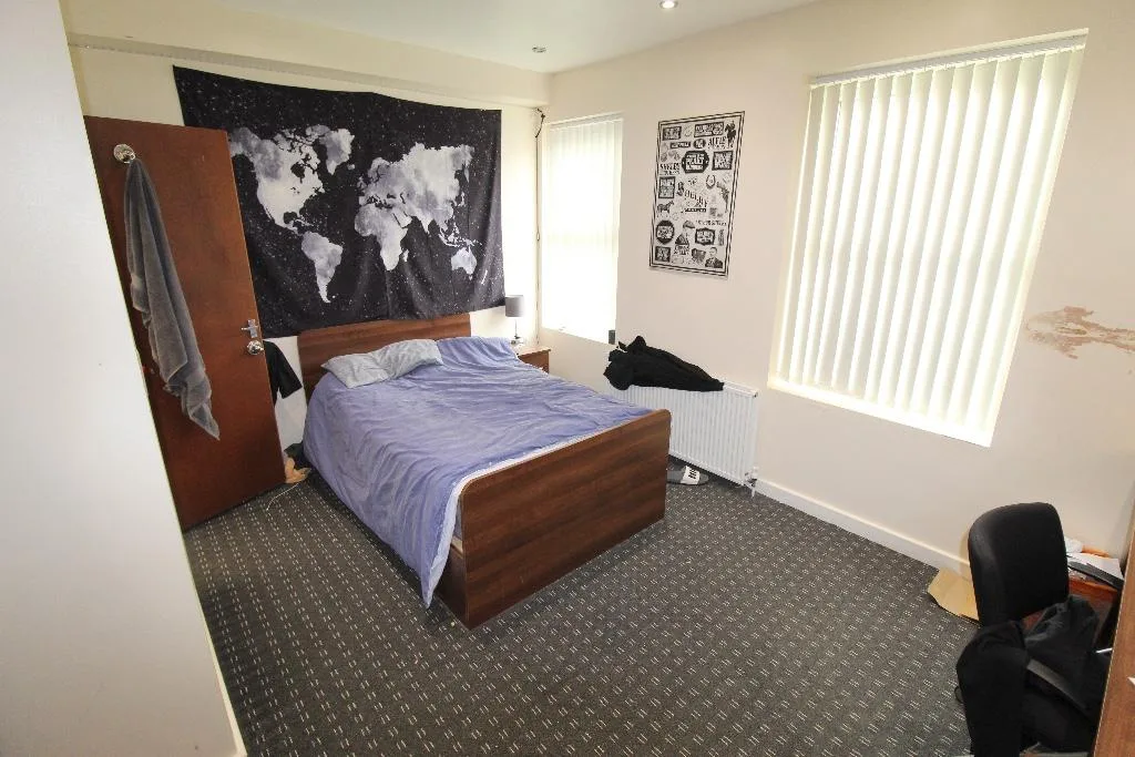 6 bedroom terraced house for rent