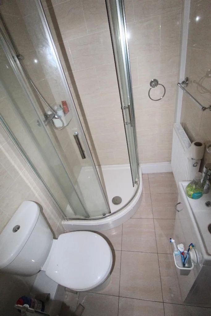 6 bedroom terraced house for rent