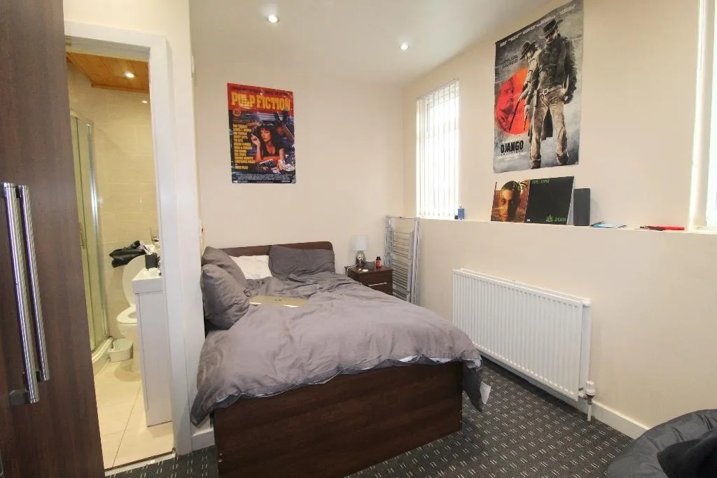 6 bedroom terraced house for rent