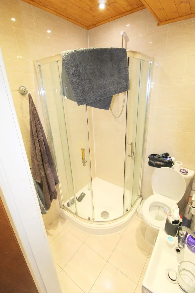 6 bedroom terraced house for rent