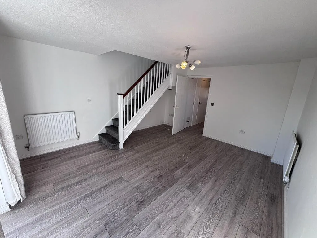 2 bedroom semi-detached house for rent