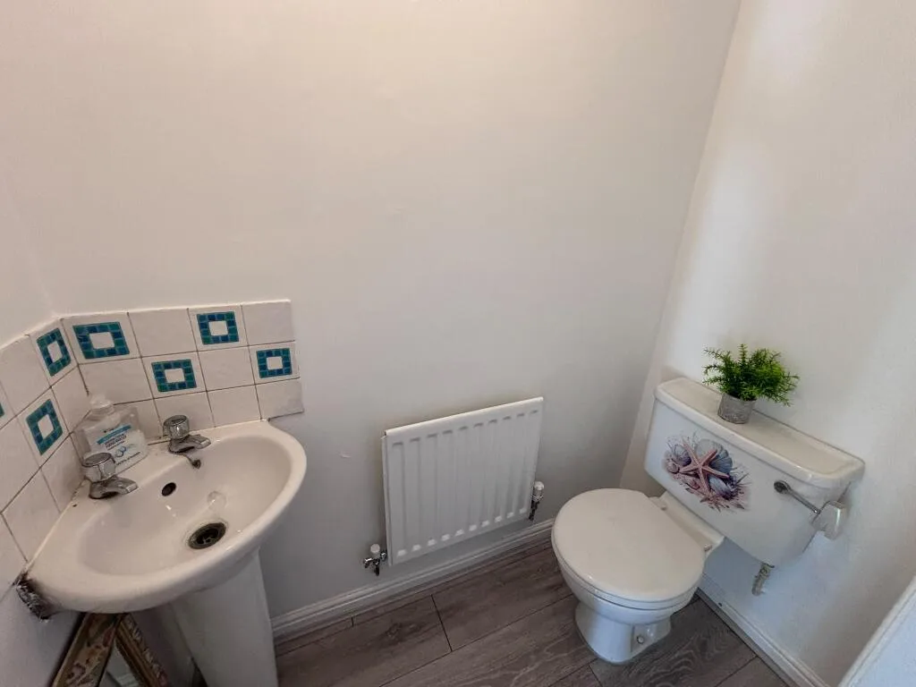 2 bedroom semi-detached house for rent