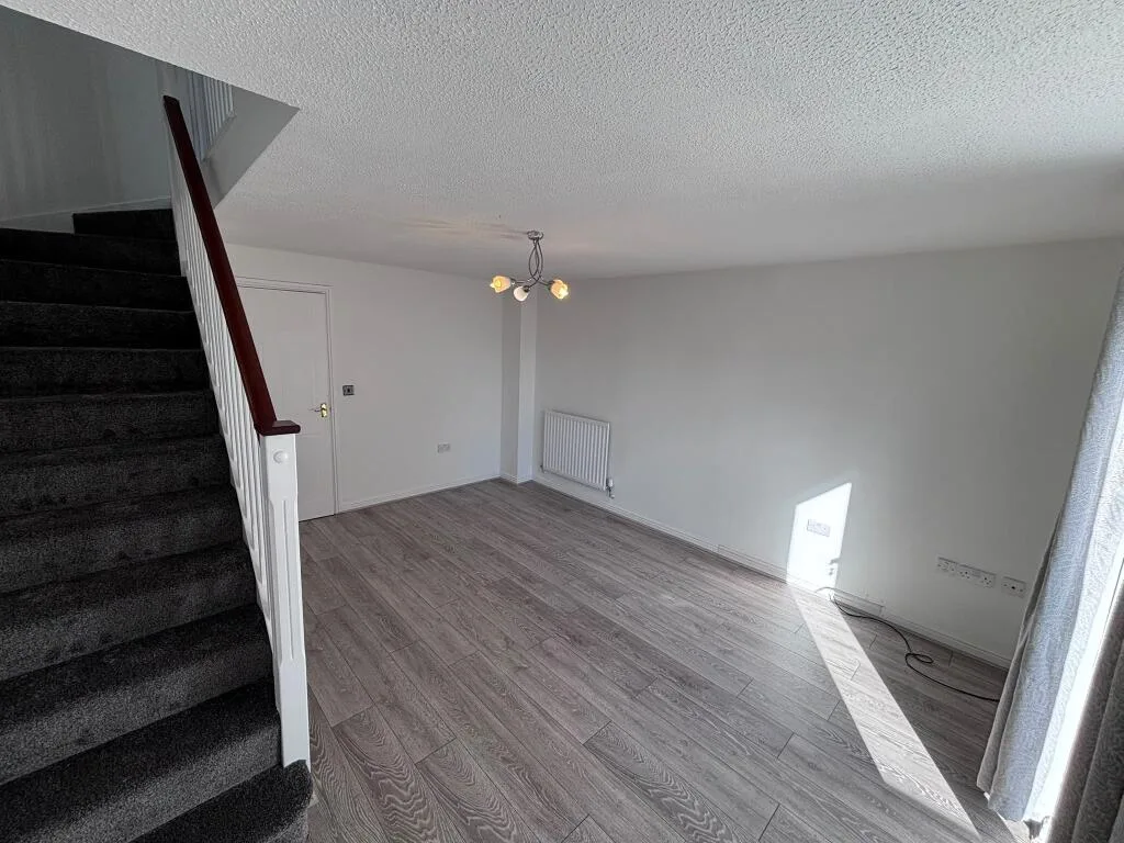 2 bedroom semi-detached house for rent