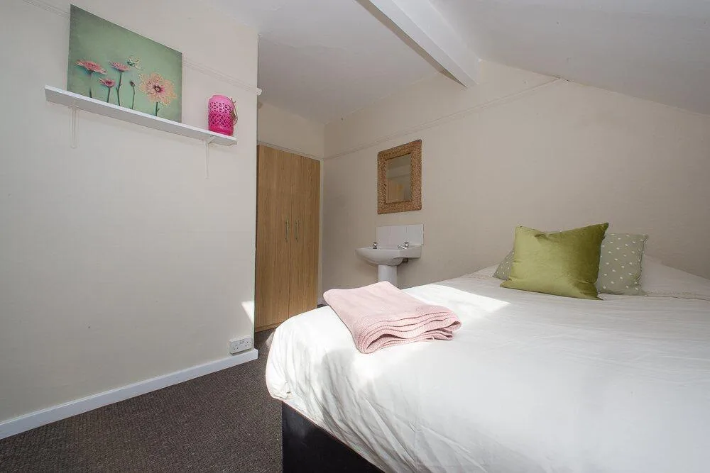 4 bedroom terraced house for rent