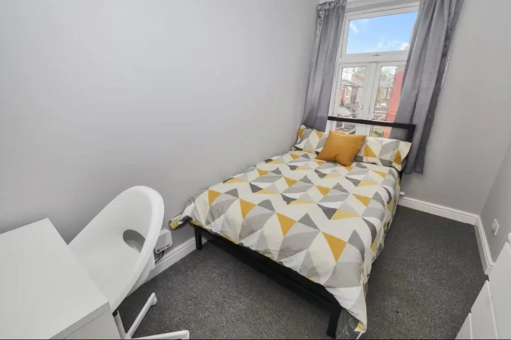 3 bedroom end of terrace house for rent