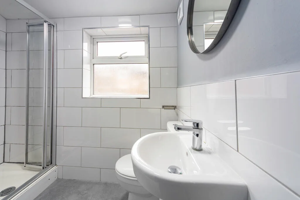 3 bedroom end of terrace house for rent