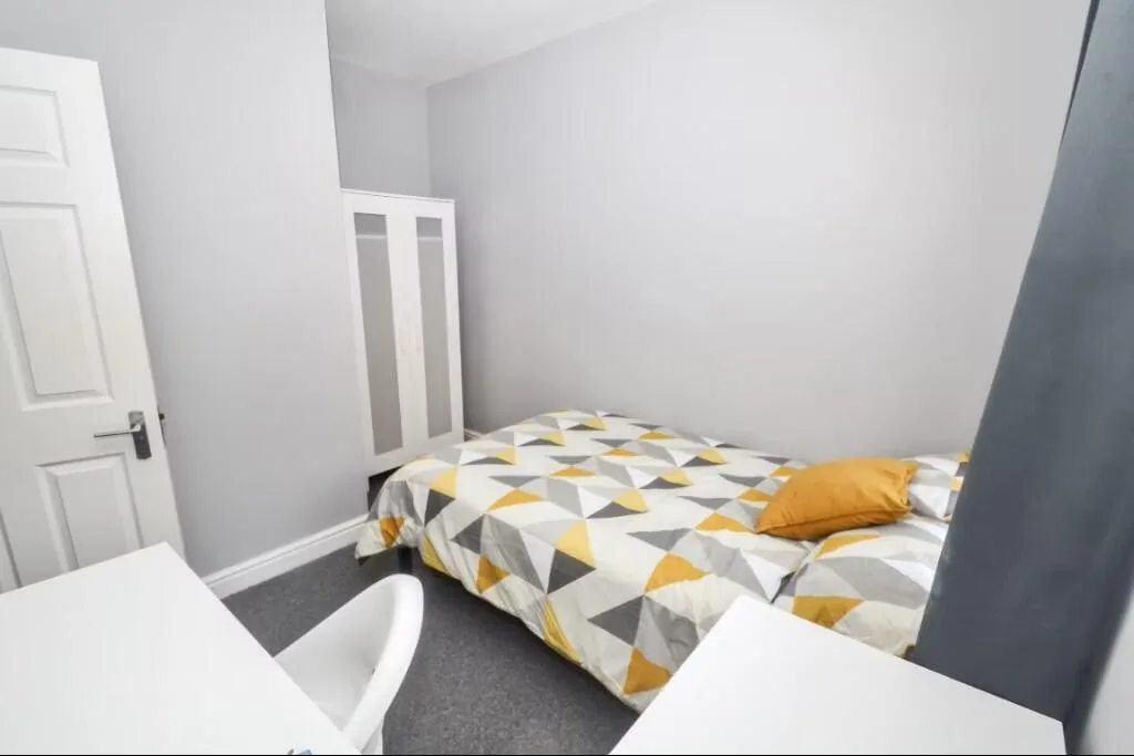 3 bedroom end of terrace house for rent